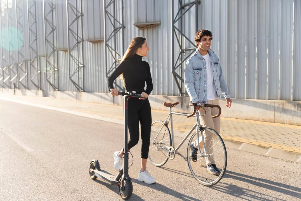 Comparison between electric and manual mobility options for commuters